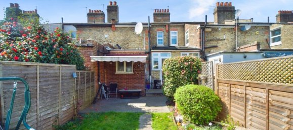 3 bedrooms House in Enfield, United Kingdom No. 11503 13