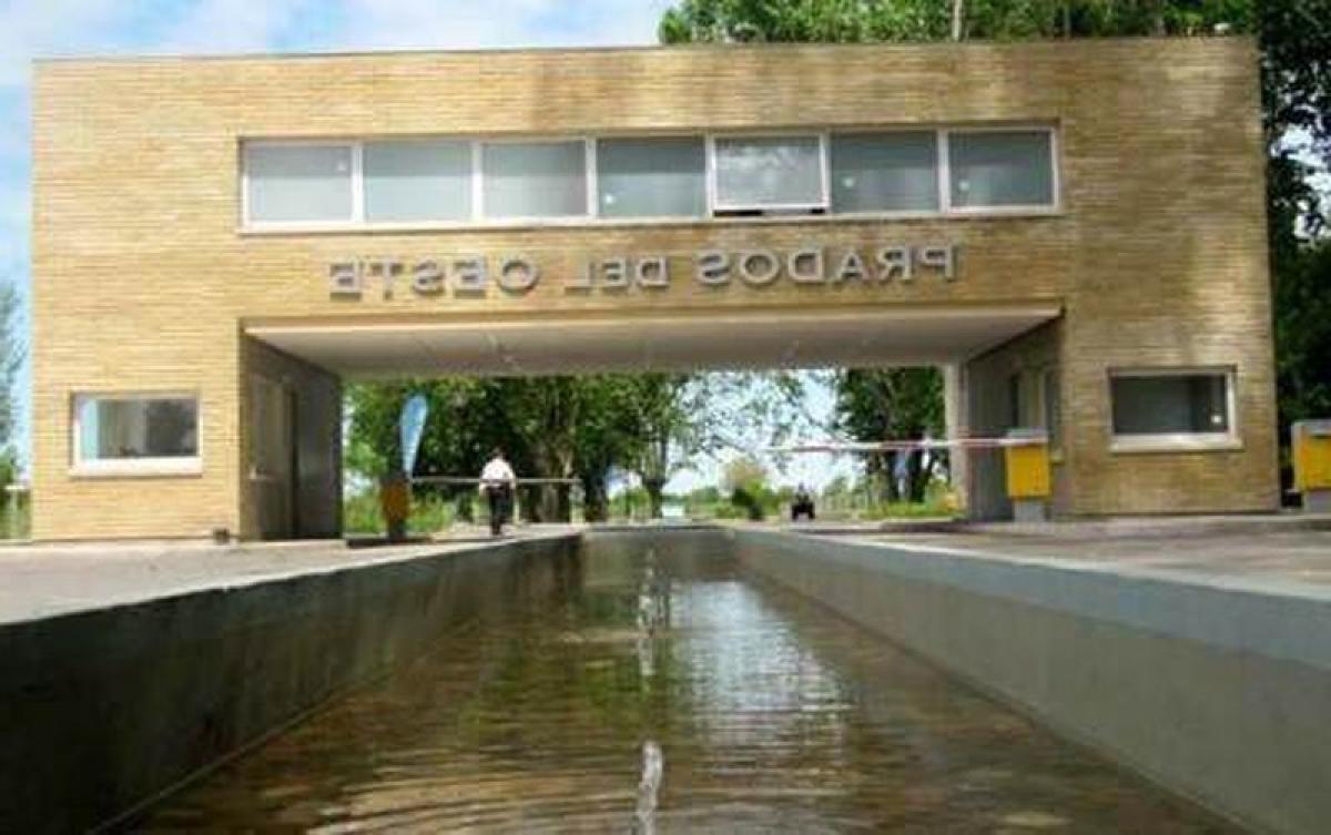  Land in Moreno, Argentina No. 37333