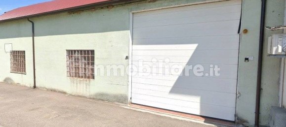 Almacén de 1 habitación en Isola Rizza, Italy No. 364548 3