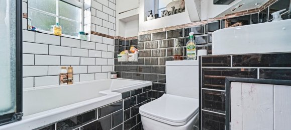  House in Broseley, United Kingdom No. 2431 11