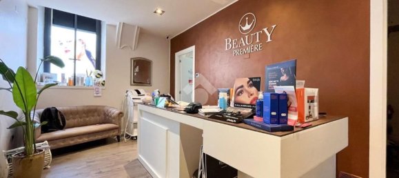 90m² Commercial property in Desenzano del Garda, Italy No. 362865 2