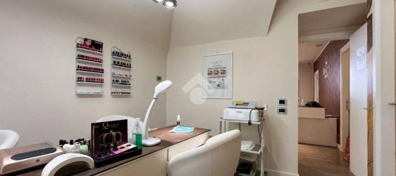 90m² Commercial property in Desenzano del Garda, Italy No. 362865 11