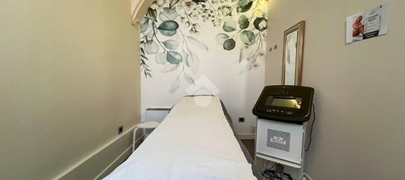 90m² Commercial property in Desenzano del Garda, Italy No. 362865 14