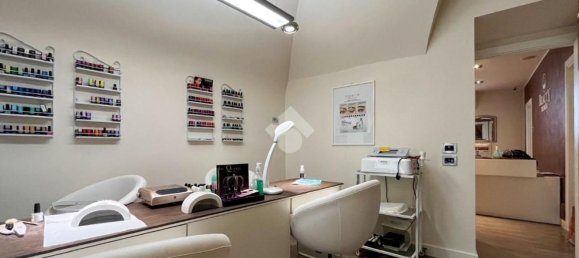 90m² Commercial property in Desenzano del Garda, Italy No. 362865 9