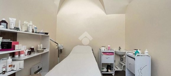 90m² Commercial property in Desenzano del Garda, Italy No. 362865 28