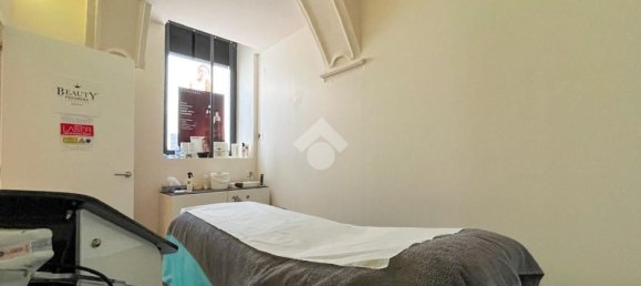 90m² Commercial property in Desenzano del Garda, Italy No. 362865 16