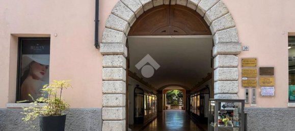 90m² Commercial property in Desenzano del Garda, Italy No. 362865 7