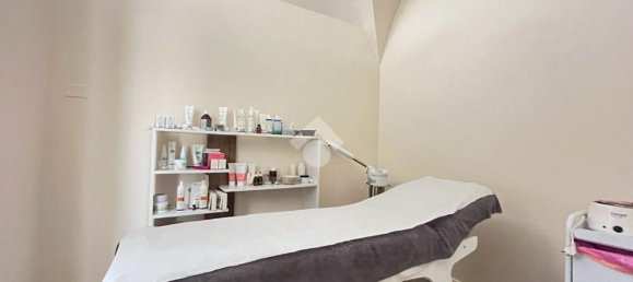 90m² Commercial property in Desenzano del Garda, Italy No. 362865 15