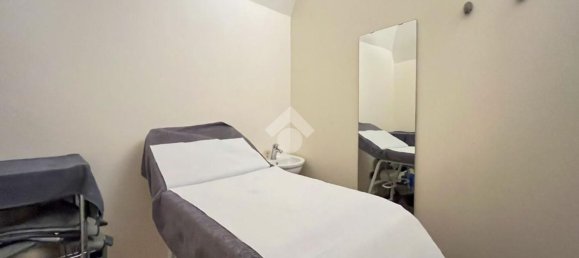 90m² Commercial property in Desenzano del Garda, Italy No. 362865 17