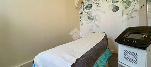 90m² Commercial property in Desenzano del Garda, Italy No. 362865 20