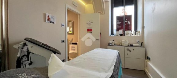 90m² Commercial property in Desenzano del Garda, Italy No. 362865 26