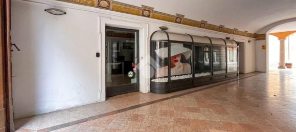 90m² Commercial property in Desenzano del Garda, Italy No. 362865 6