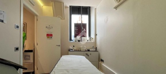 90m² Commercial property in Desenzano del Garda, Italy No. 362865 23