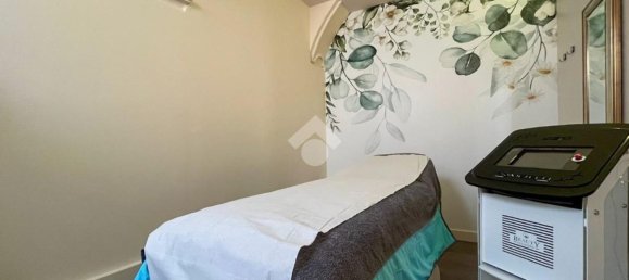 90m² Commercial property in Desenzano del Garda, Italy No. 362865 27