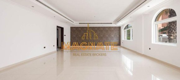 5 bedrooms Villa in Umm Suqeim, UAE No. 25445 3