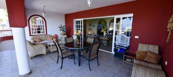 4 bedrooms House in Adeje, Spain No. 26584 26