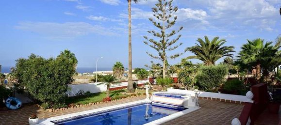 4 bedrooms House in Adeje, Spain No. 26584 2