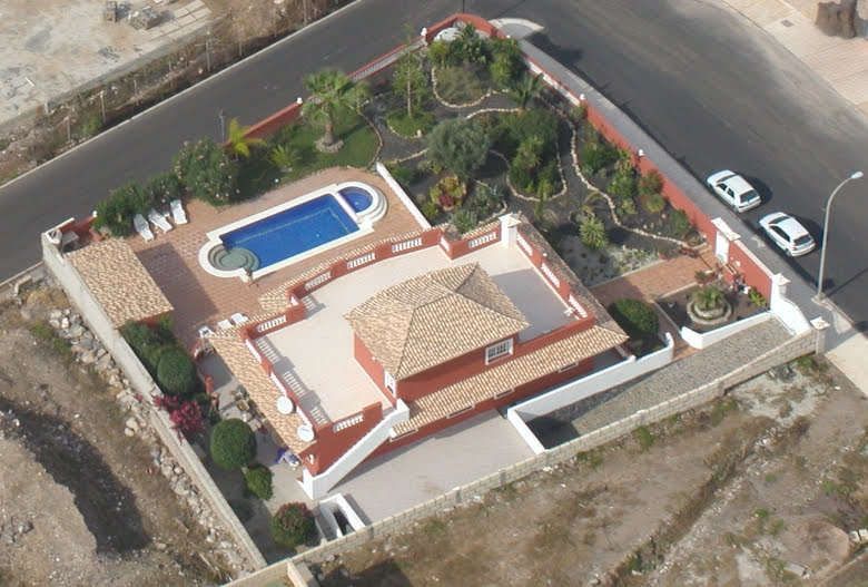 4 bedrooms House in Adeje, Spain No. 26584