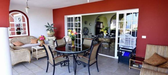 4 bedrooms House in Adeje, Spain No. 26584 4