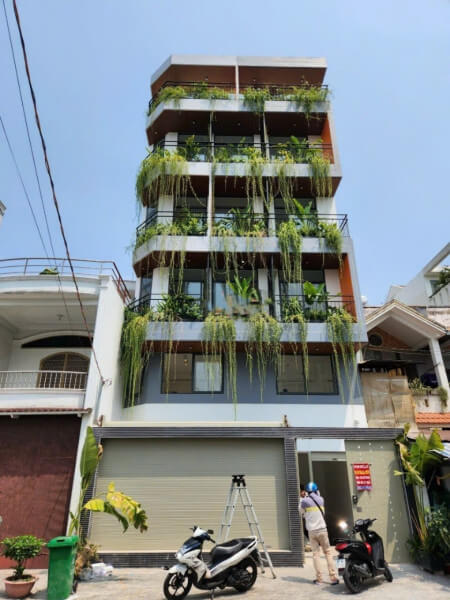 144m² House in District 7, Vietnam No. 7272