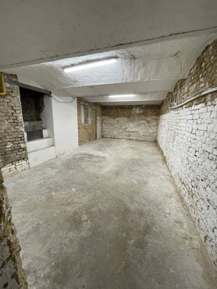 150m² Warehouse in Rudolfsheim-Funfhaus, Austria No. 206700