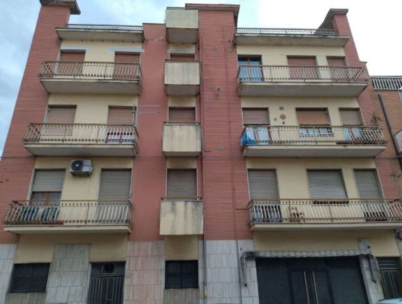 5 rooms Apartment in Civitanova Marche, Italy No. 303422
