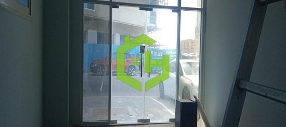 929m² Warehouse in Al Qusais, UAE No. 97475 5