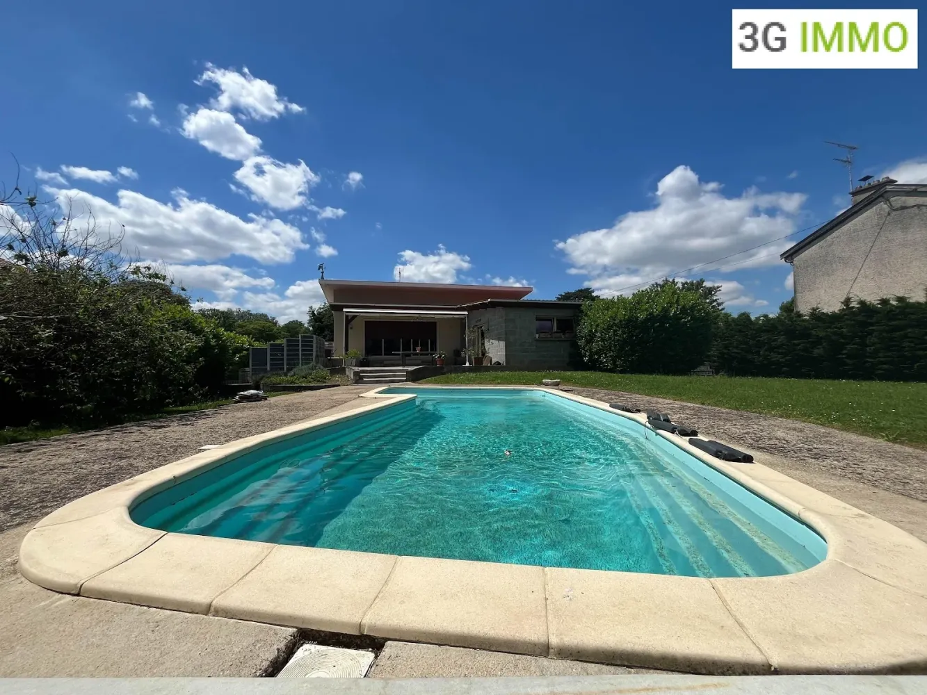 Villa de 3 dormitorios en Chatillon-sur-Chalaronne, France No. 321695