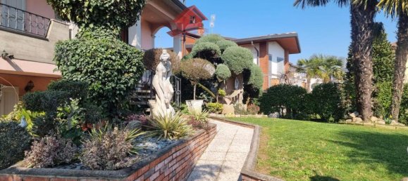 10-salle Villa à Brembate, Italy No. 33029 2