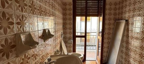 2 bedrooms Apartment in Varallo, Italy No. 325023 8