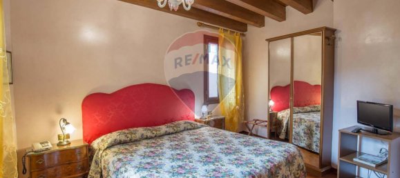 1 bedroom Apartment in Venice, Italy No. 170697 10