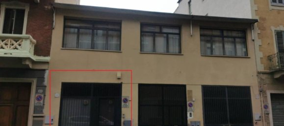 3 rooms Commercial property in Turin, Italy No. 298673 2