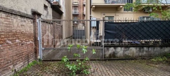 3 rooms Commercial property in Turin, Italy No. 298673 8