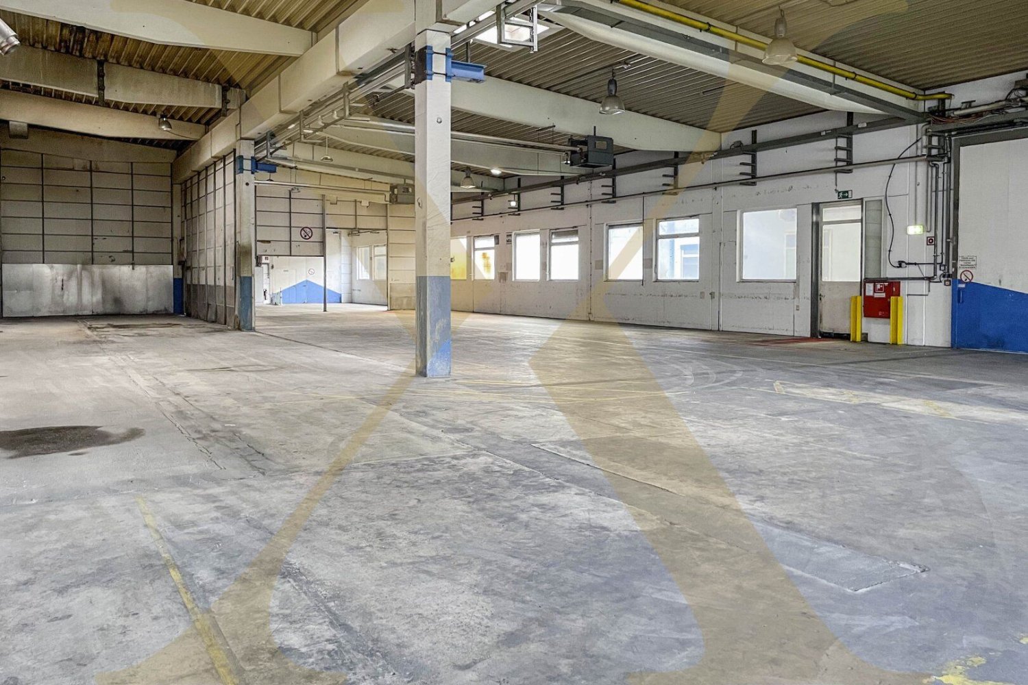 Imóvel comercial em Mattighofen, Austria 10853 m² N.º 127520