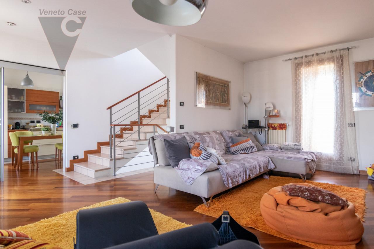 5 rooms Villa in Padua, Italy No. 151601