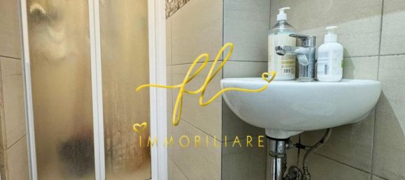 4-salle Appartement à Livorno, Italy No. 28870 18