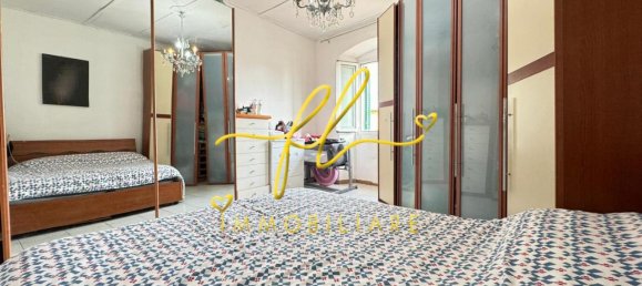 4-salle Appartement à Livorno, Italy No. 28870 12