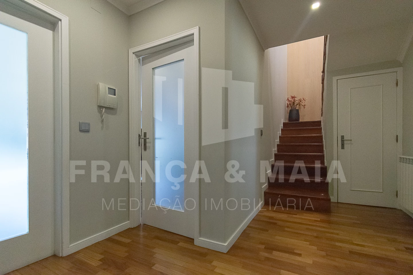4 Schlafzimmer Doppelhaus in Vila Nova de Gaia, Portugal, Nr. 234507