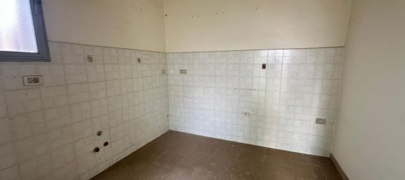 10-Zimmer Haus in San Prisco, Italy, Nr. 135383 35