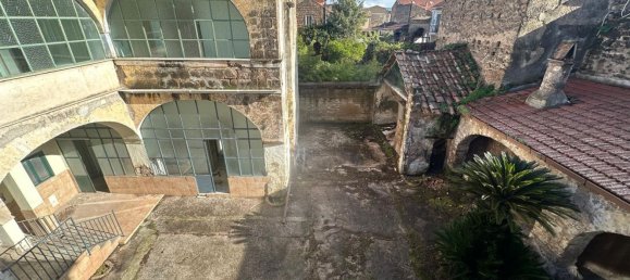 10-Zimmer Haus in San Prisco, Italy, Nr. 135383 24