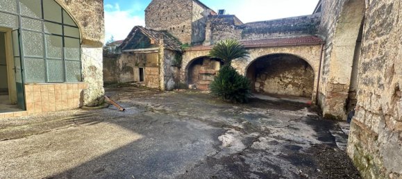 10-Zimmer Haus in San Prisco, Italy, Nr. 135383 8