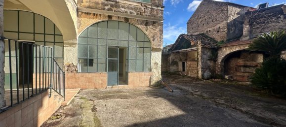 10-Zimmer Haus in San Prisco, Italy, Nr. 135383 2