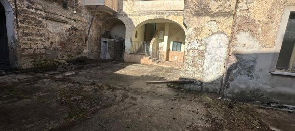 10-Zimmer Haus in San Prisco, Italy, Nr. 135383 36