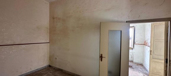 10-Zimmer Haus in San Prisco, Italy, Nr. 135383 30