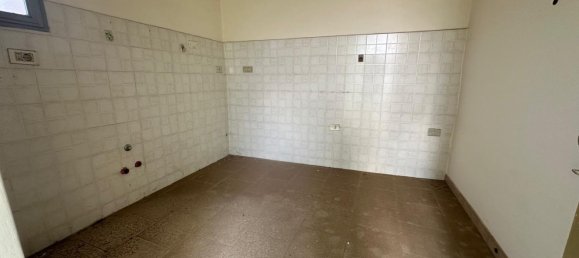 10-Zimmer Haus in San Prisco, Italy, Nr. 135383 31