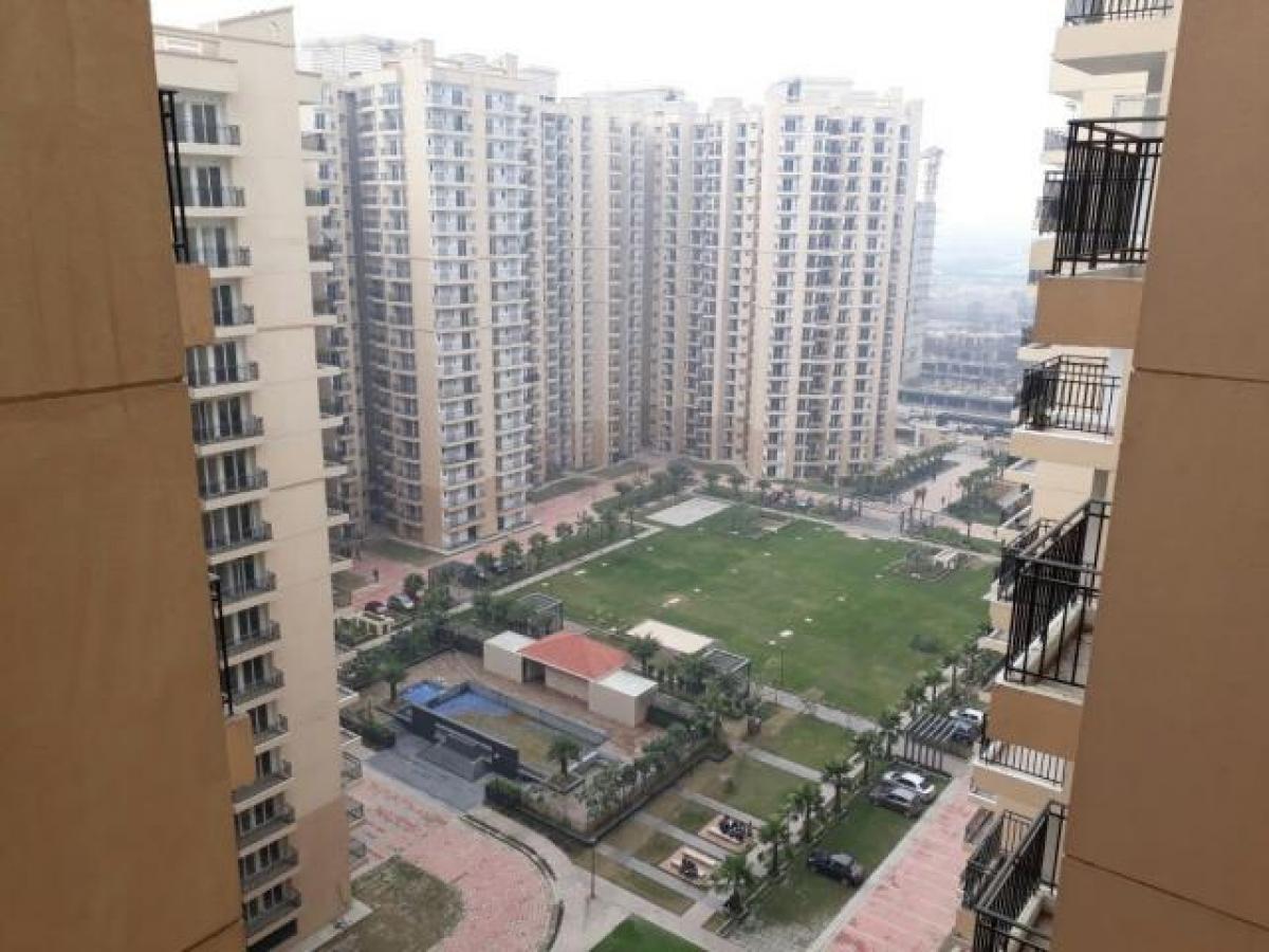 4 bedrooms House in Noida, India No. 67318