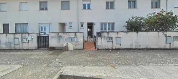 Adosado de 4 dormitorios en Medina del Campo, Spain No. 29079 2