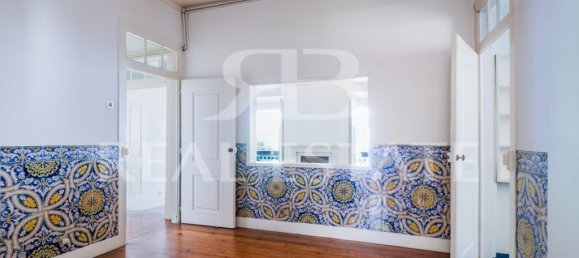 3 bedrooms Apartment in Lisbon, Portugal No. 235976 3