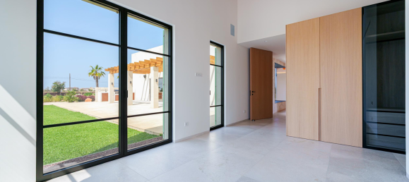 3 bedrooms House in Campos, Spain No. 161468 8