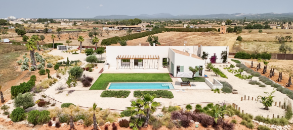 3 bedrooms House in Campos, Spain No. 161468 2